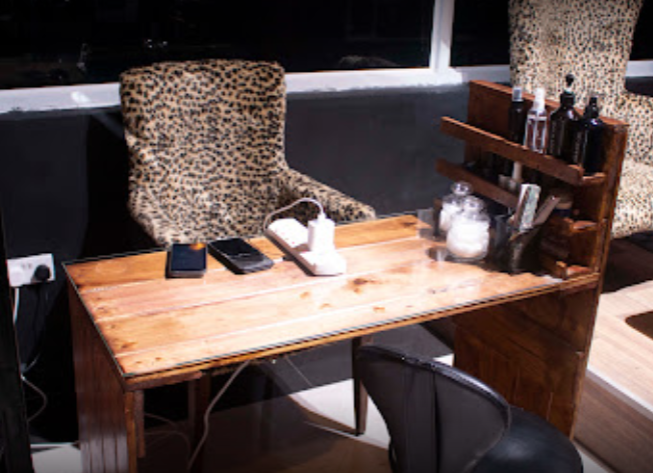 Looku Grooming Lounge