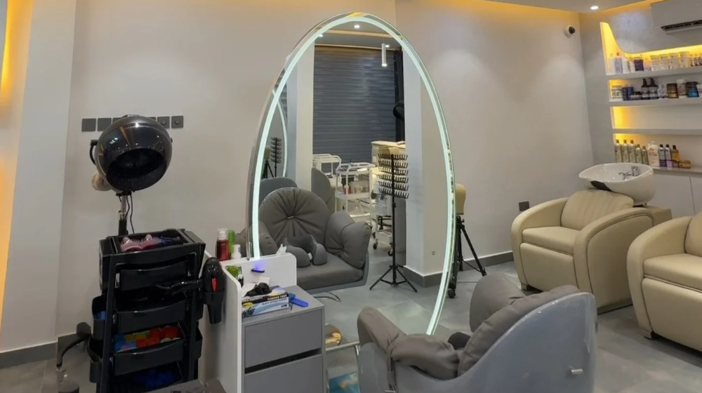 Salon Image