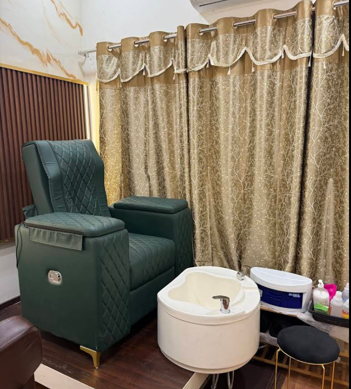 Salon Image